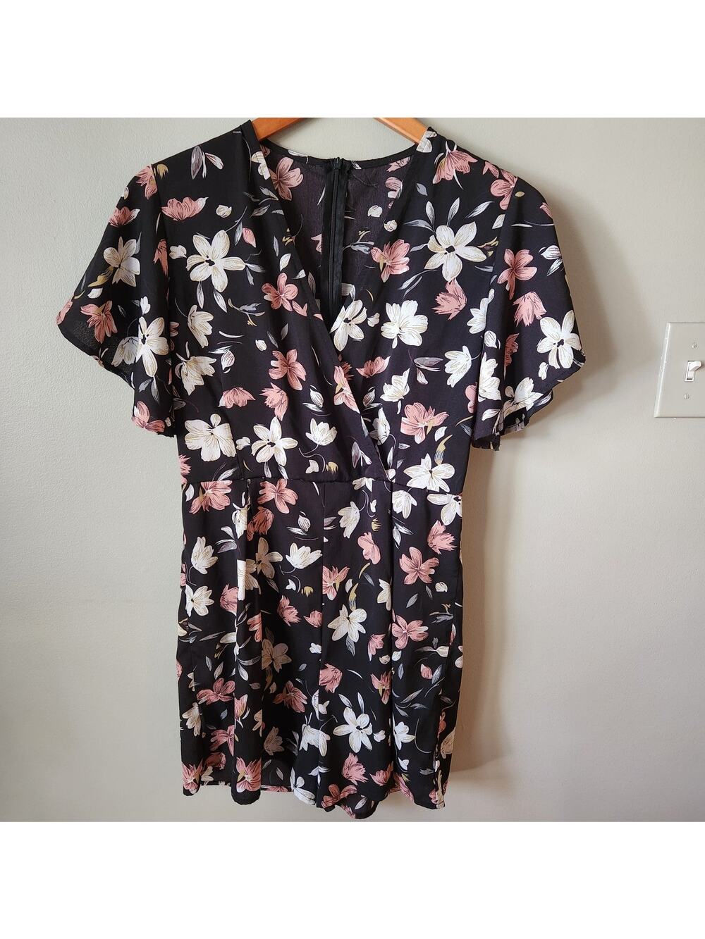 SHEIN Floral Print Short Sleeve Vneck Wrap Top Romper